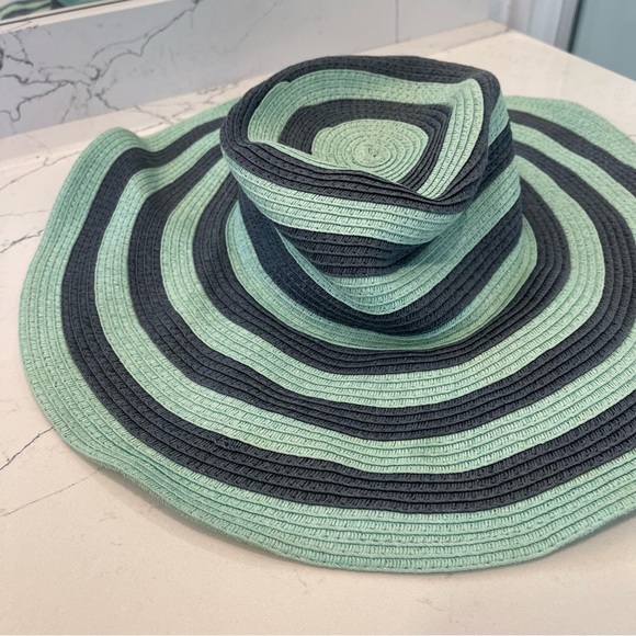 J. Crew wide brim sun hat. Turquoise and navy. Maybe worn 1x. - Picture 2 of 3